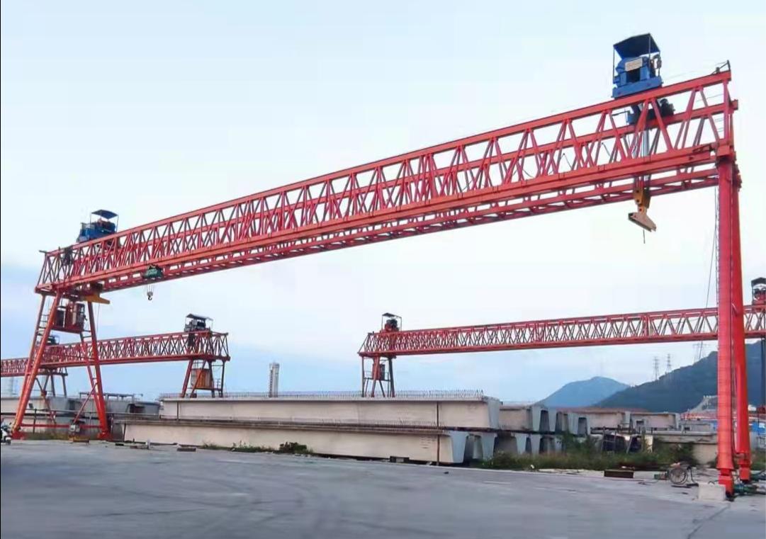 ME高速公路提梁機(jī)在不同的施工場(chǎng)景下有哪些應(yīng)用案例？它適用于哪些類(lèi)型的梁體安裝？